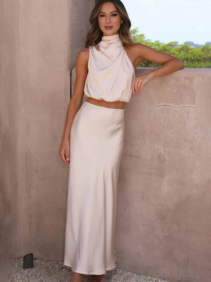 Conjunto Mujer de Satén Halter y Falda Maxi