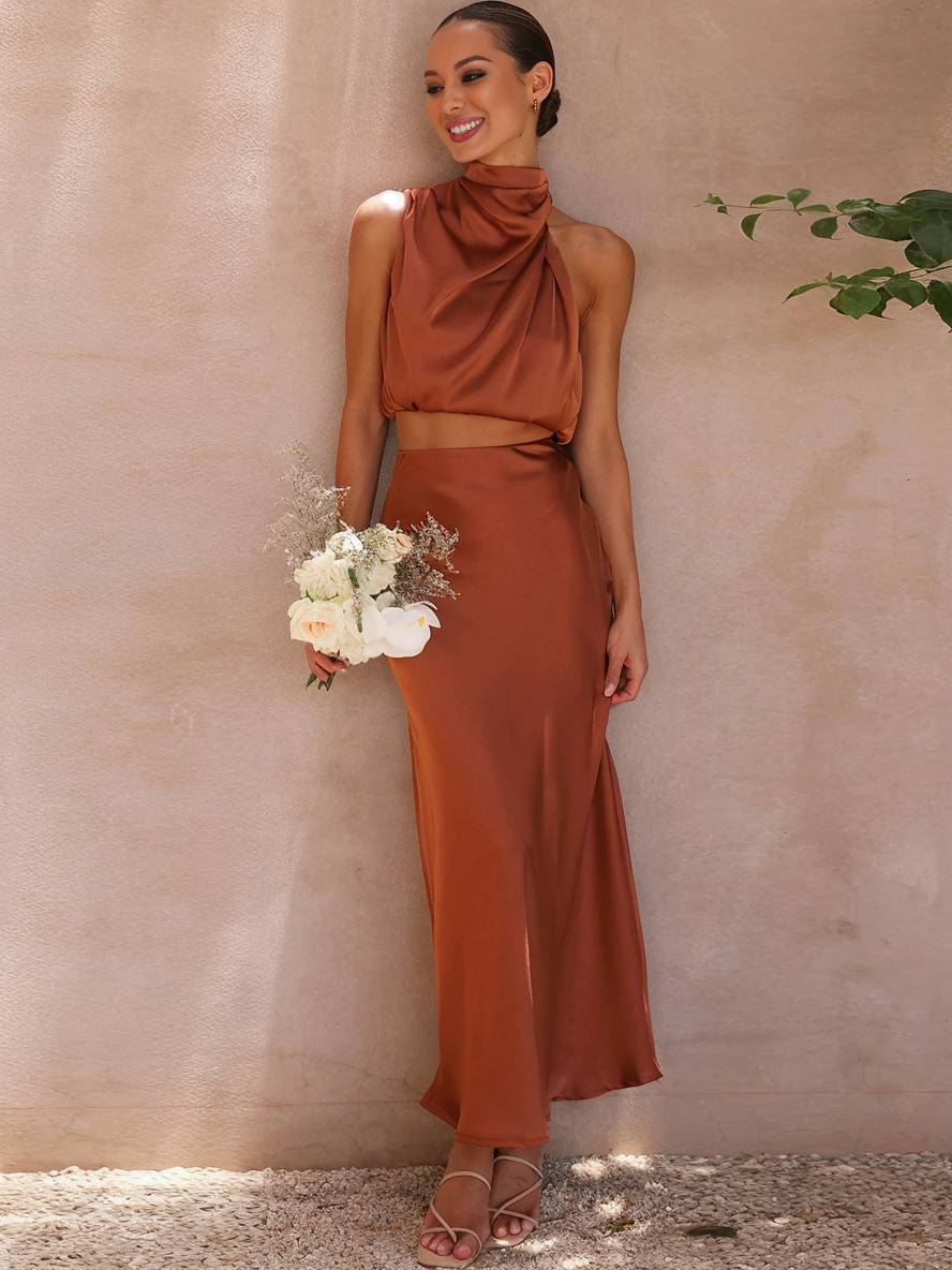 Conjunto Mujer de Satén Halter y Falda Maxi Elegante - Mavetta