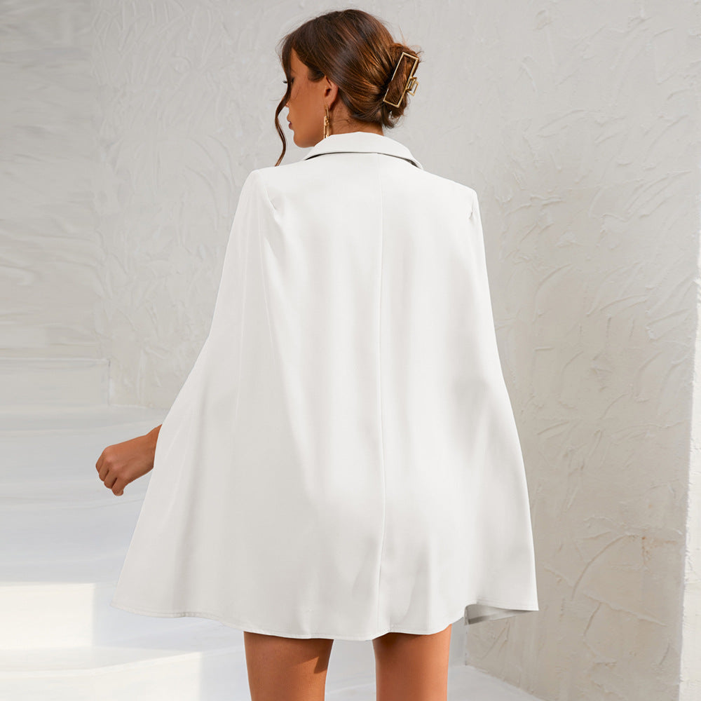 Vestido Corto Mujer con Capa Doble y Botonadura