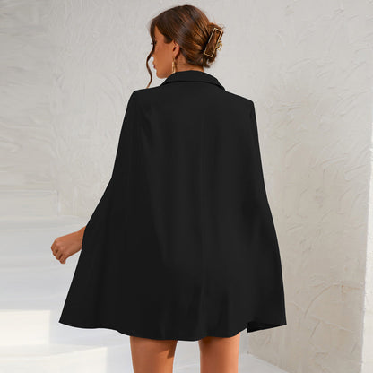 Vestido Corto Mujer con Capa Doble y Botonadura