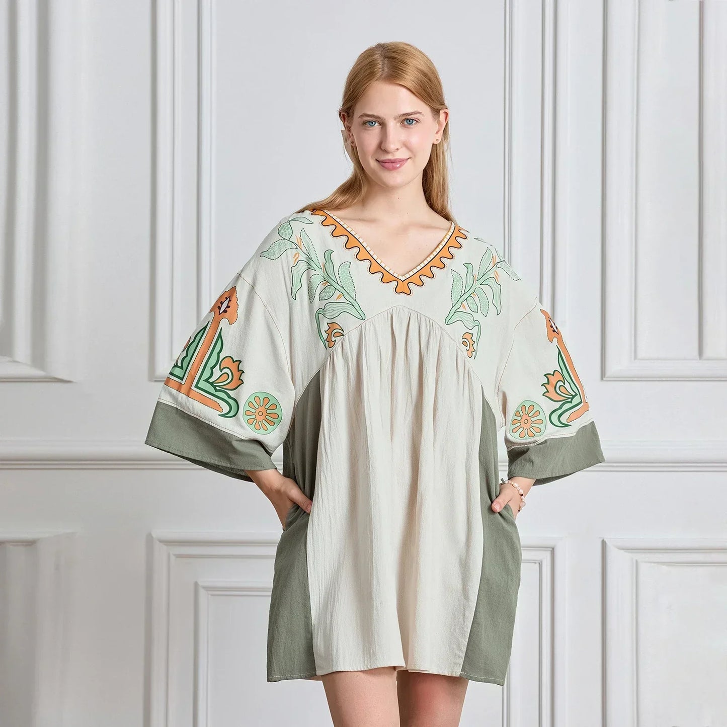 Vestido túnica mujer con bordados escote en V