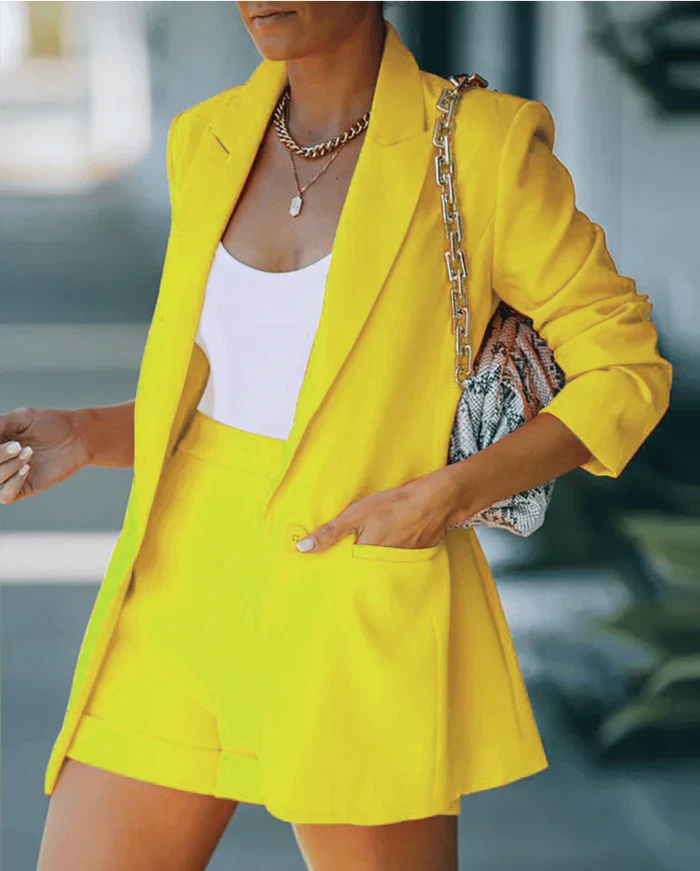 Mono corto mujer con blazer y pernera recta