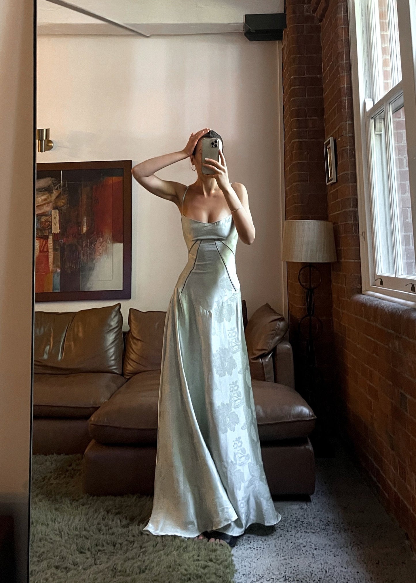 Vestido maxi mujer de satén tirantes finos corte en A