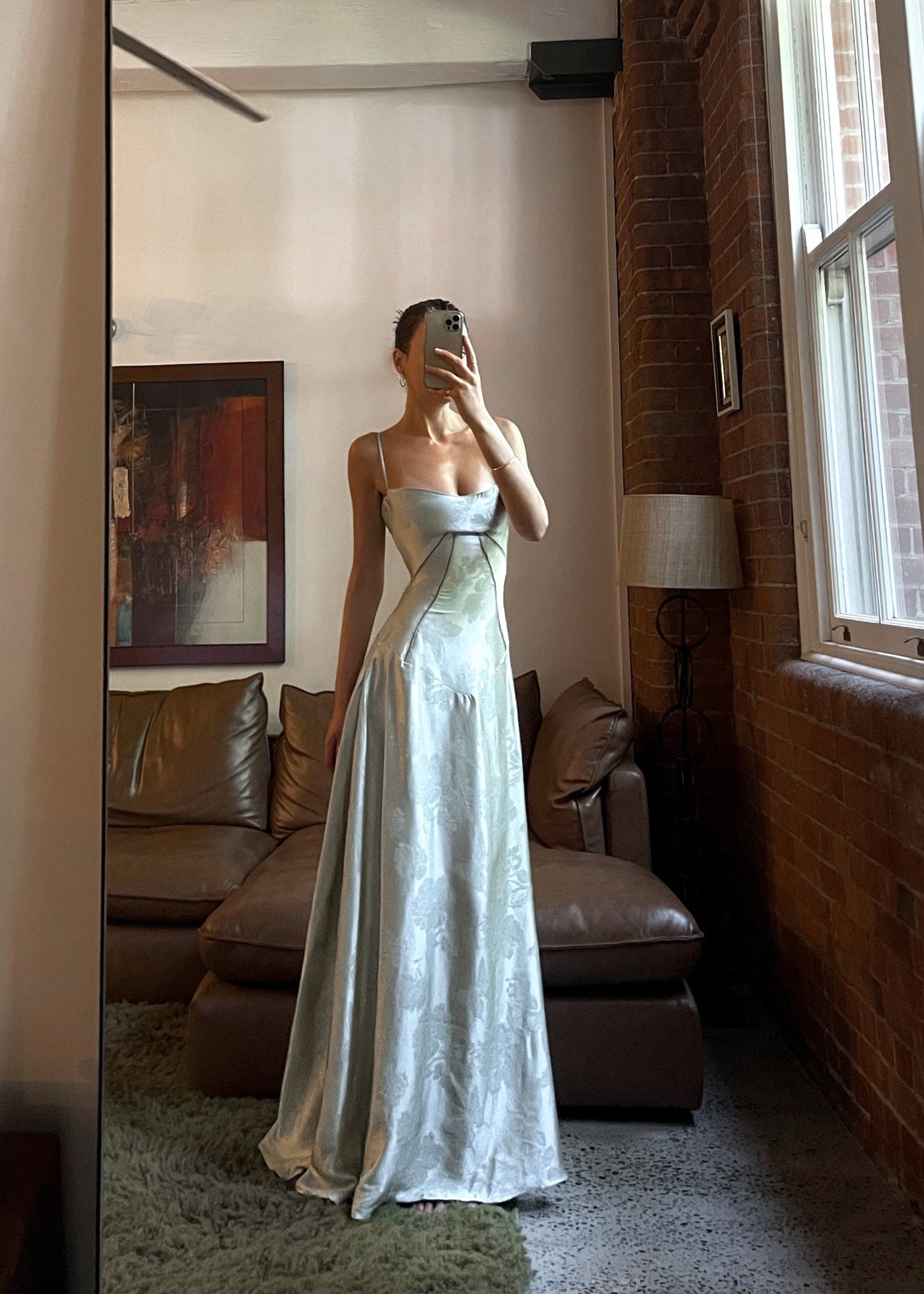 Vestido maxi mujer de satén tirantes finos corte en A