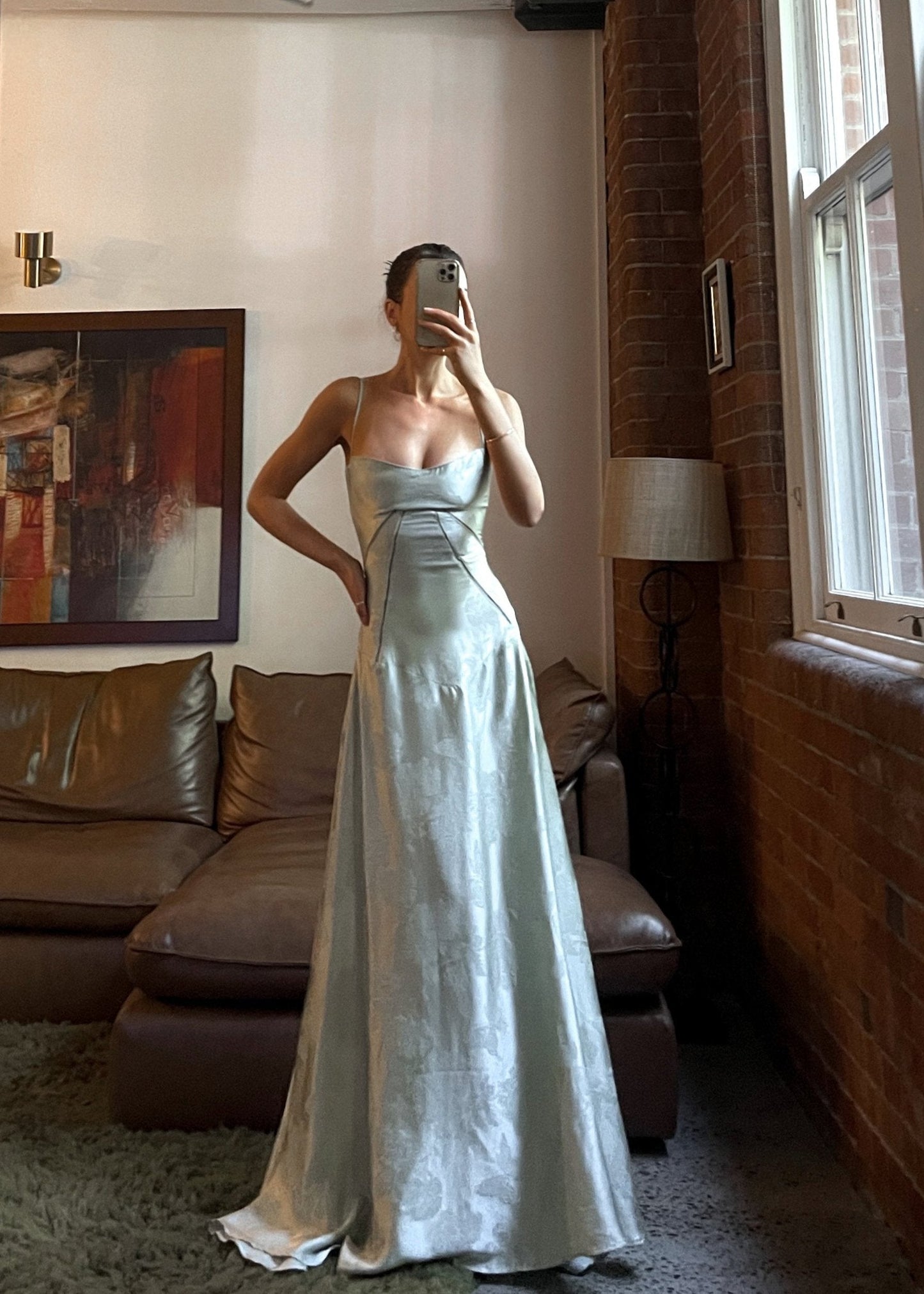 Vestido maxi mujer de satén tirantes finos corte en A