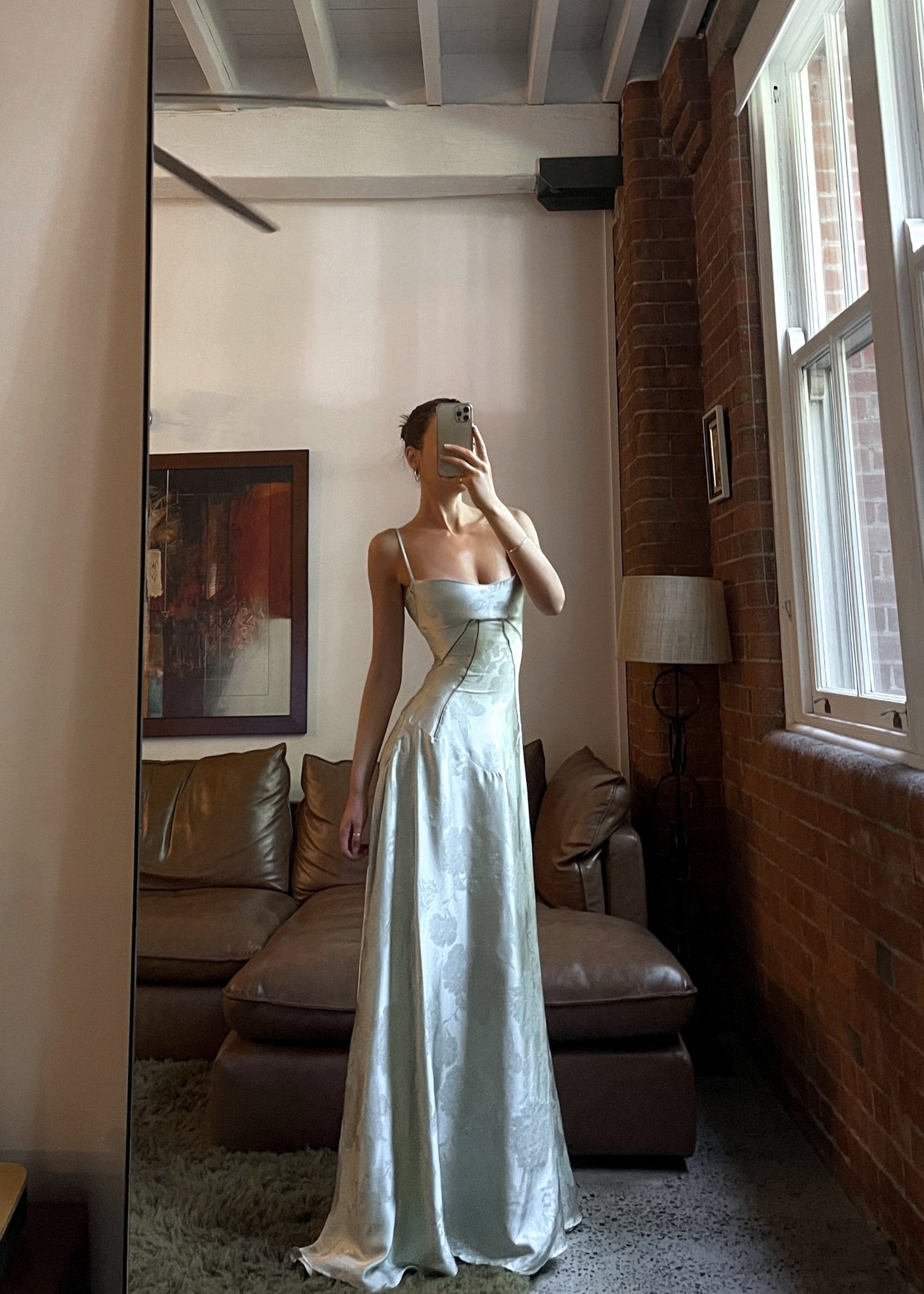 Vestido maxi mujer de satén tirantes finos corte en A