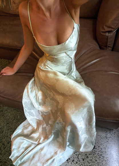 Vestido maxi mujer de satén tirantes finos corte en A