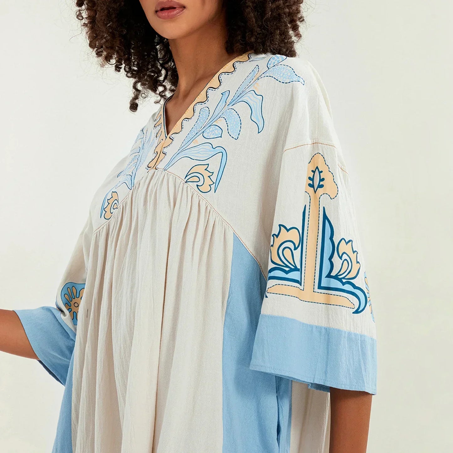 Vestido túnica mujer con bordados escote en V