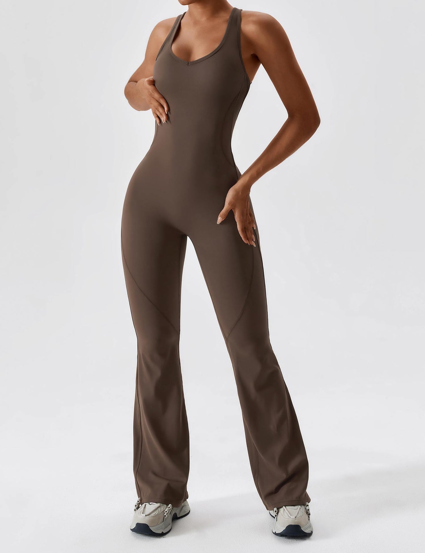 Mono Mujer Acampanado con Espalda Abierta Elegante