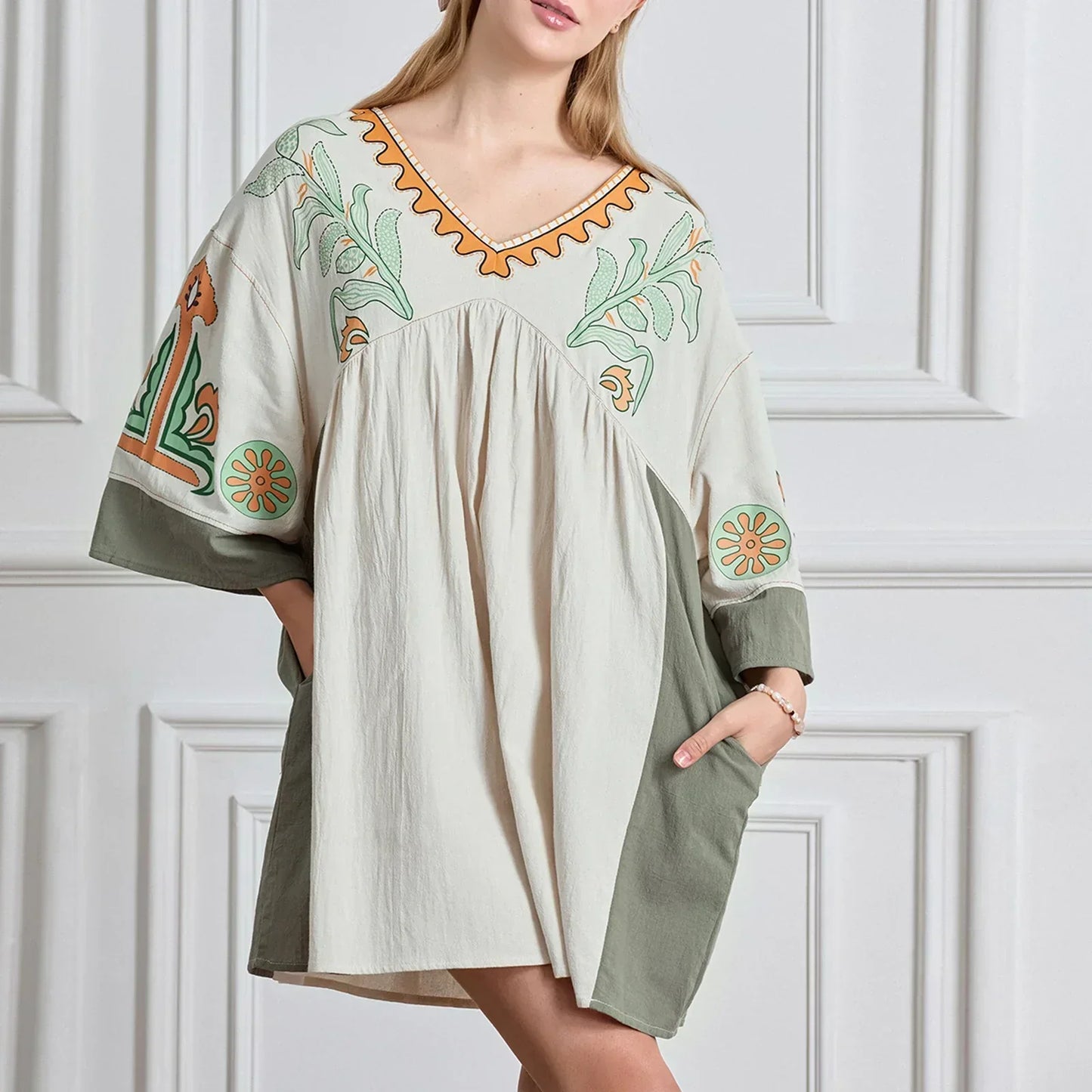 Vestido túnica mujer con bordados escote en V