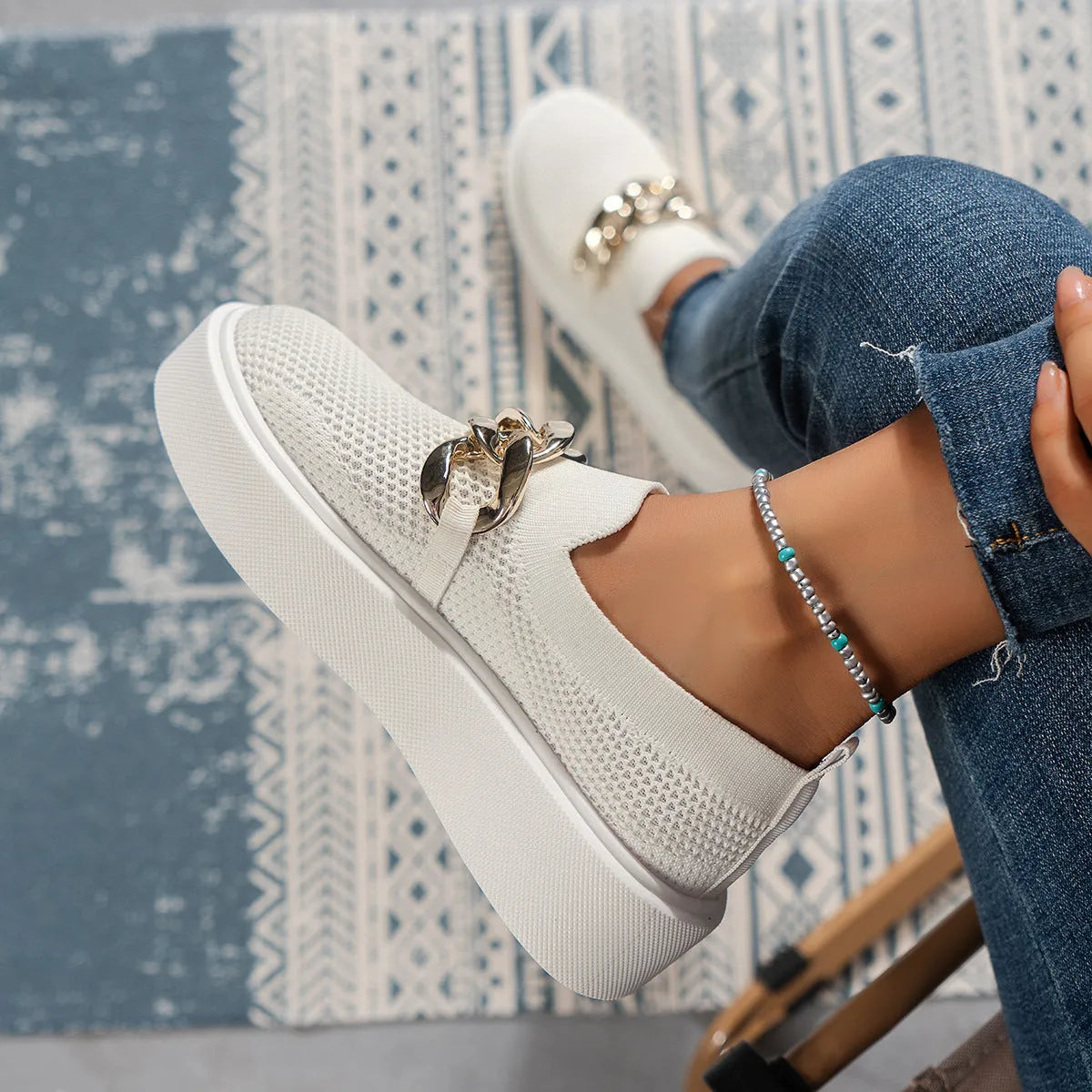 Zapatillas slip-on mujer con cadena decorativa suela gruesa