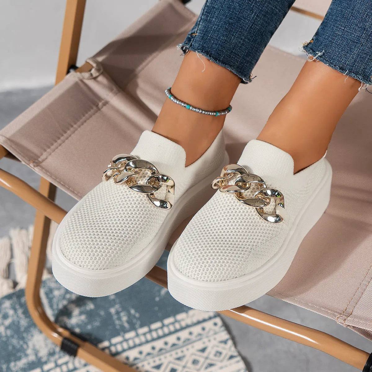 Zapatillas slip-on mujer con cadena decorativa suela gruesa