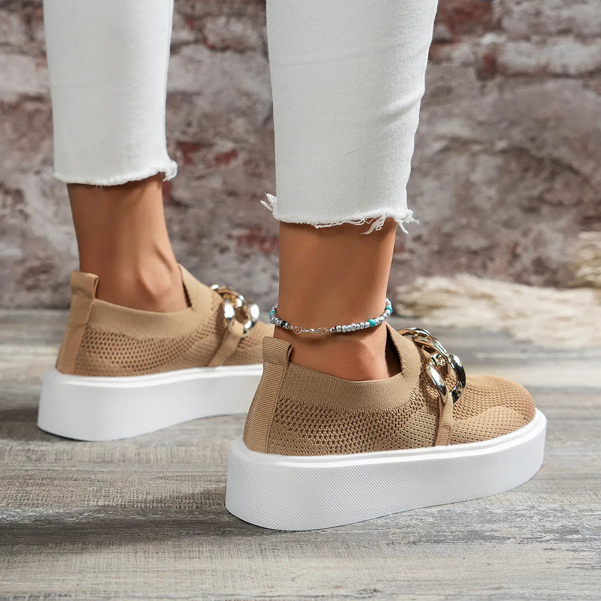 Zapatillas slip-on mujer con cadena decorativa suela gruesa