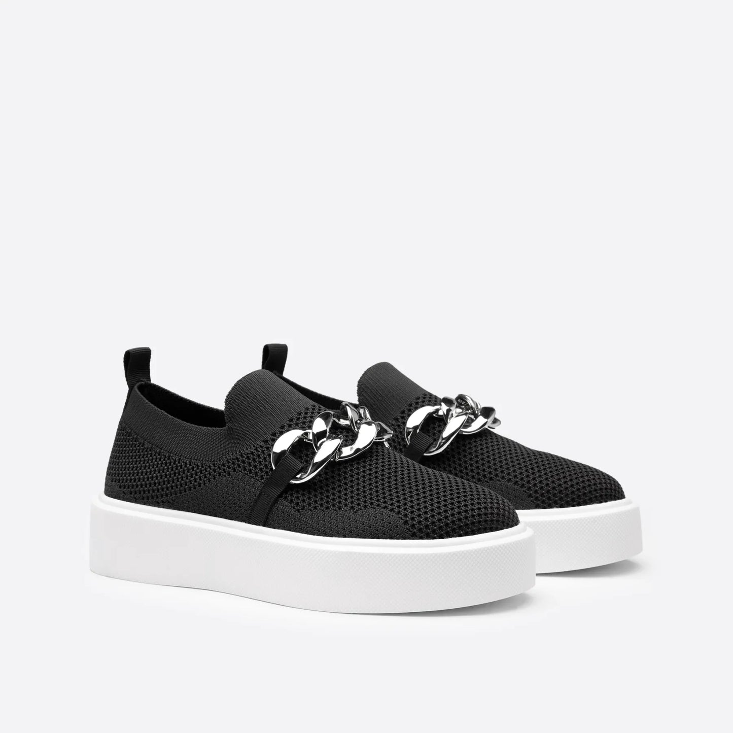 Zapatillas slip-on mujer con cadena decorativa suela gruesa