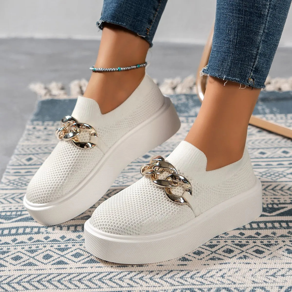 Zapatillas slip-on mujer con cadena decorativa suela gruesa