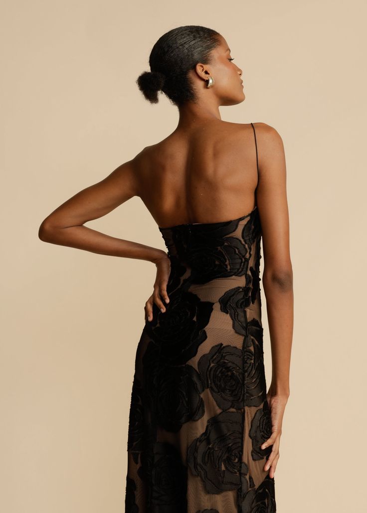 Vestido largo mujer con volantes y diseño