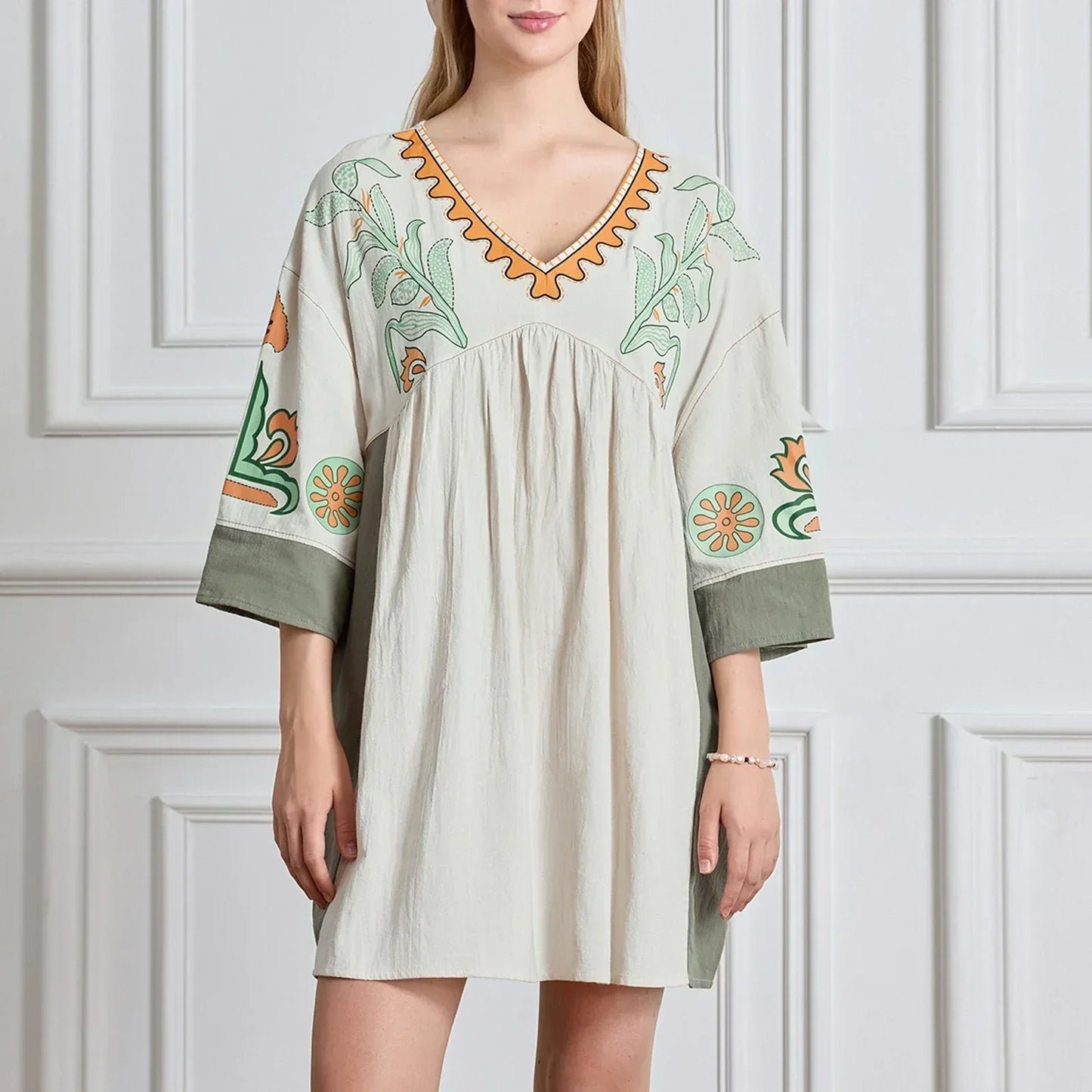 Vestido túnica mujer con bordados escote en V