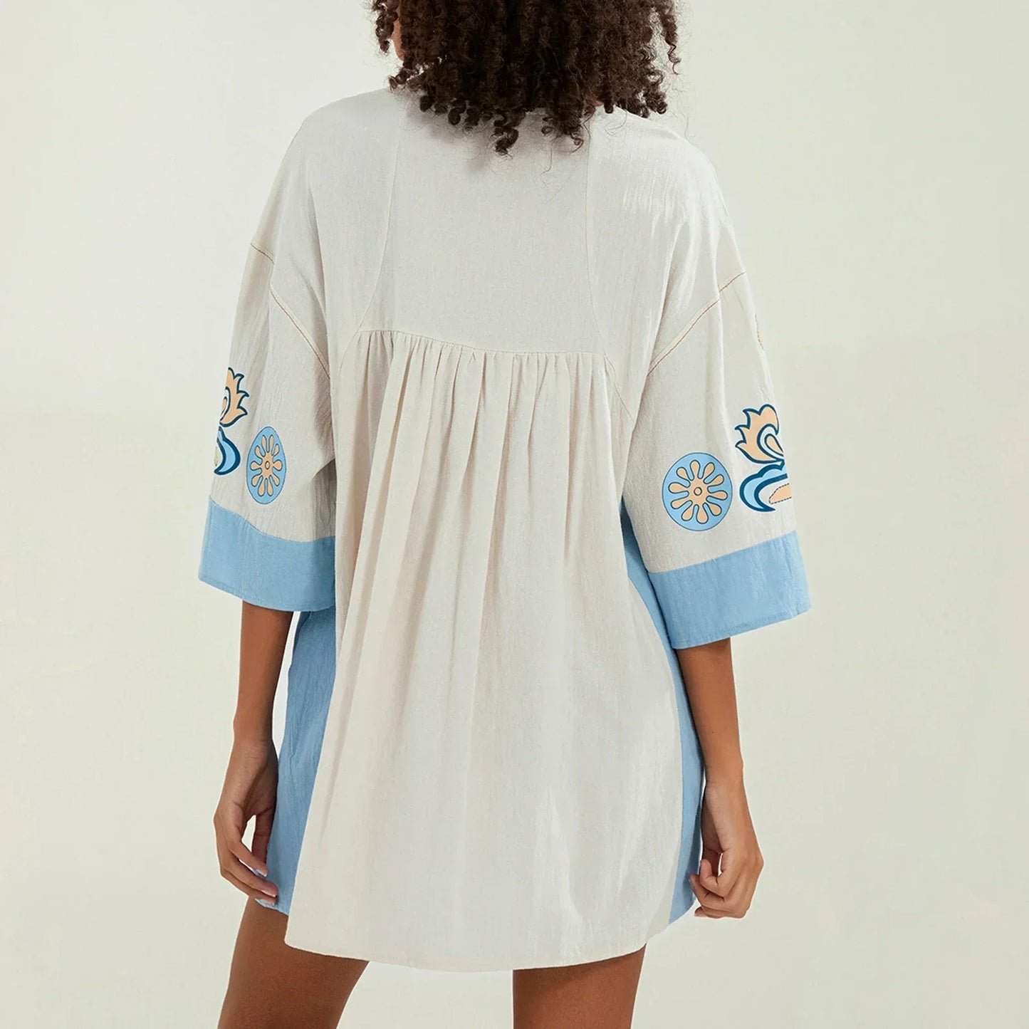 Vestido túnica mujer con bordados escote en V