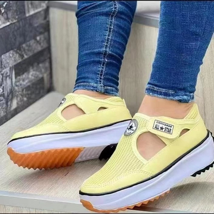 Zapatillas deportivas mujer con plataforma y laterales abiertos