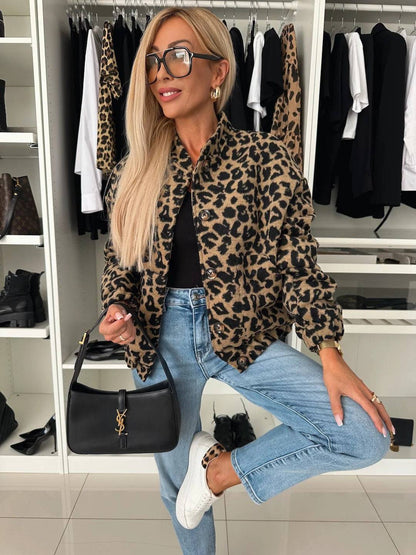Chaqueta corta Mujer con estampado animal estilo moderno