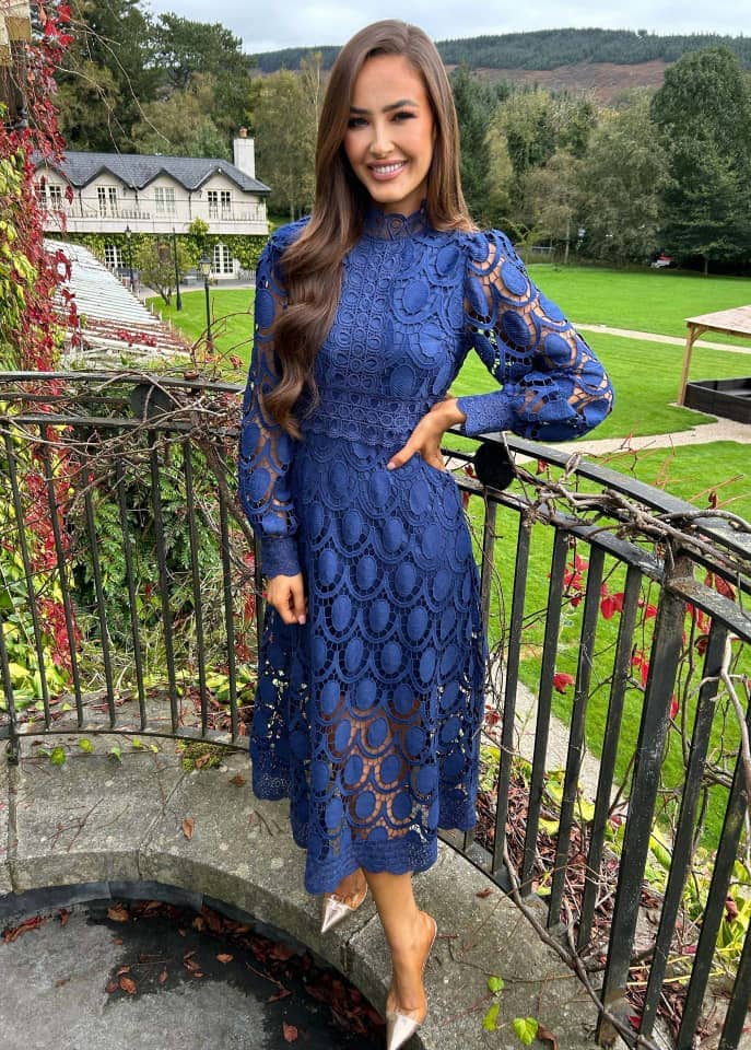 Vestido midi mujer de encaje manga larga cuello alto