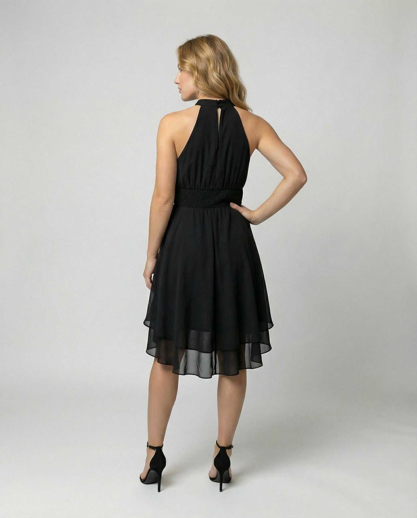 Vestido mini Mujer con cuello halter y falda acampanada