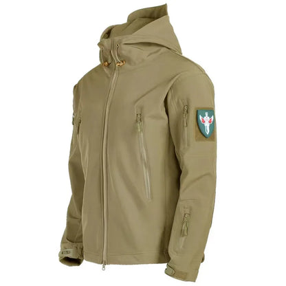 Chaqueta táctica hombre con capucha y bolsillos funcionales