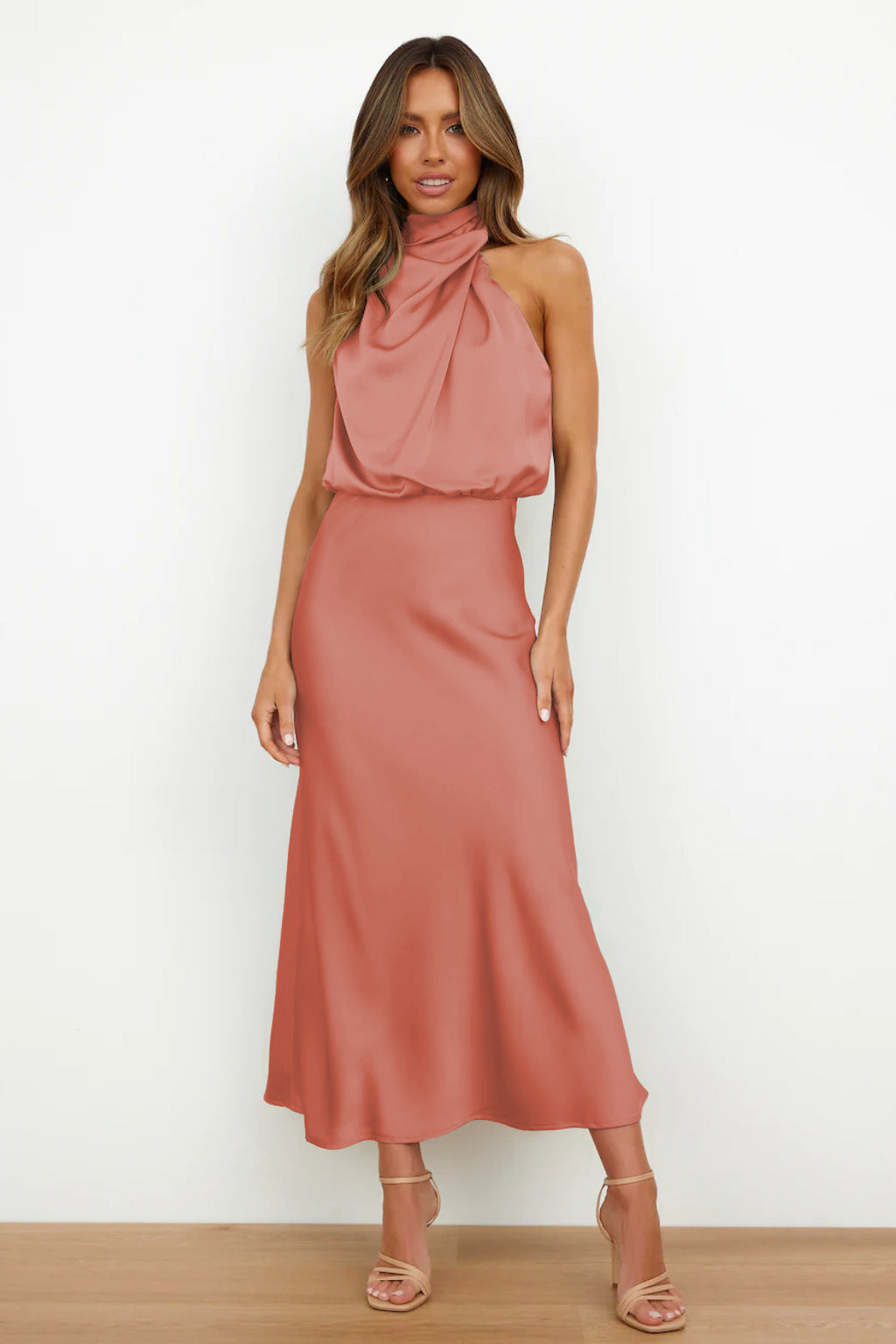 Vestido noche Mujer cuello halter corte fluido