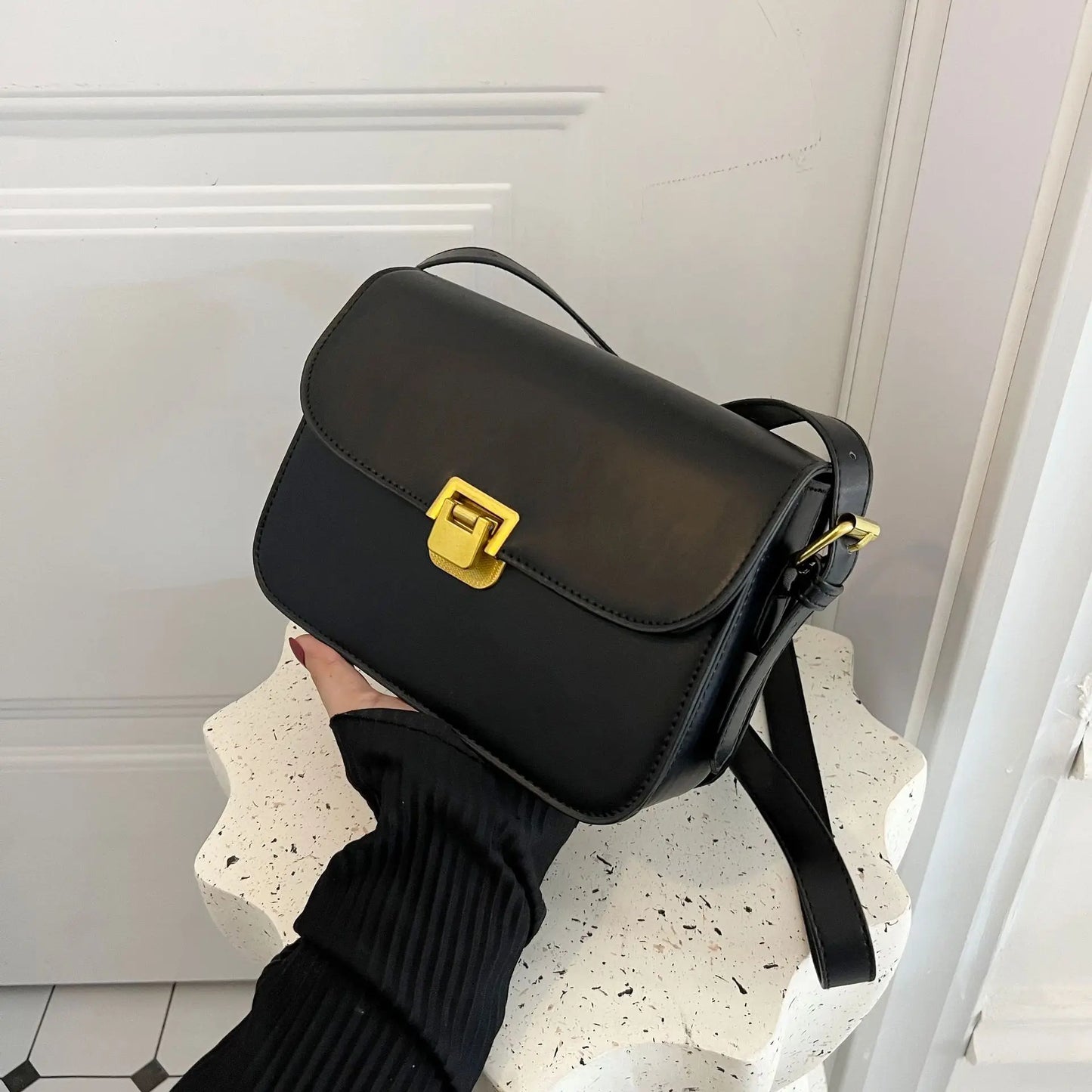 Bolso Mujer de Piel Elegante y Minimalista