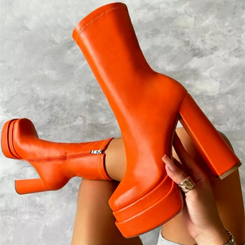 Botas altas mujer de cuero estilo elegante