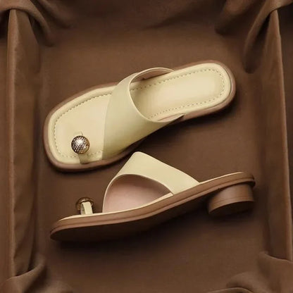 Sandalias Mujer de Cuero Punta Cuadrada Detalle Anillo Verano