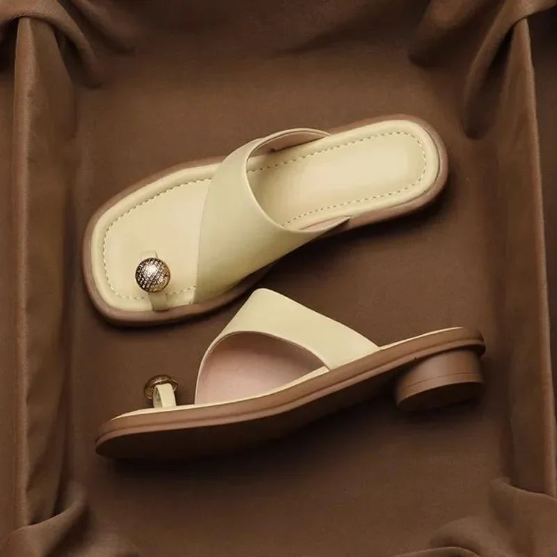 Sandalias Mujer de Cuero Punta Cuadrada Detalle Anillo Verano