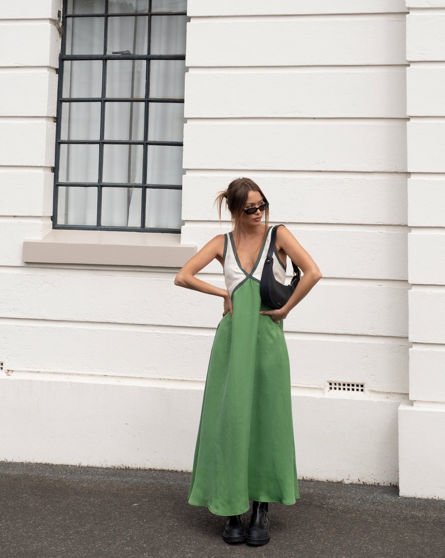 Vestido largo Mujer con escote en V y corte fluido
