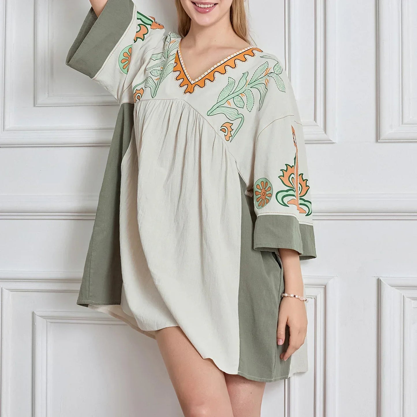 Vestido túnica mujer con bordados escote en V