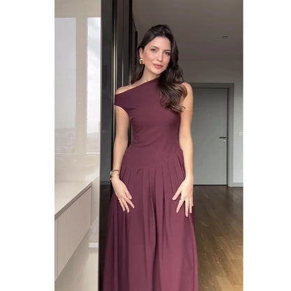 Vestido largo mujer con cuello alto y falda plisada