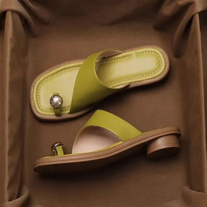 Sandalias Mujer de Cuero Punta Cuadrada Detalle Anillo Verano