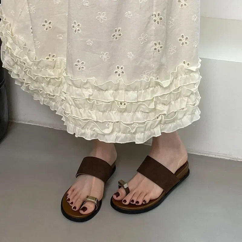 Sandalias Mujer de Piel Ante con Detalle de Anillo