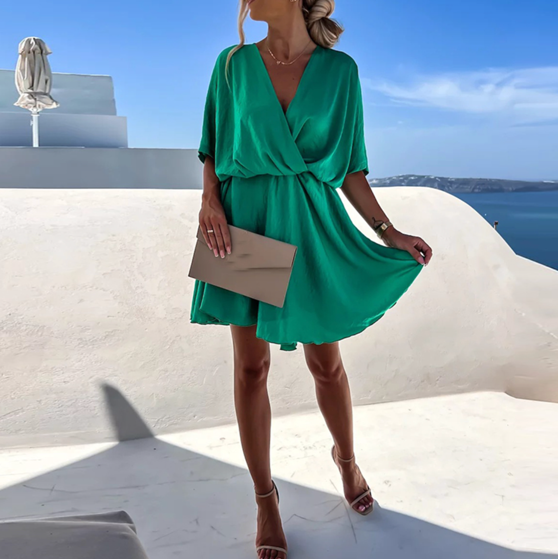Vestido corto mujer diseño envolvente caída fluida