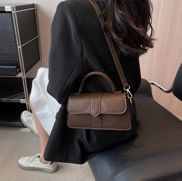 Bolso de hombro mujer de piel elegante y versátil