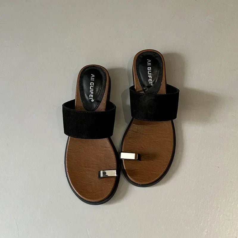 Sandalias Mujer de Piel Ante con Detalle de Anillo