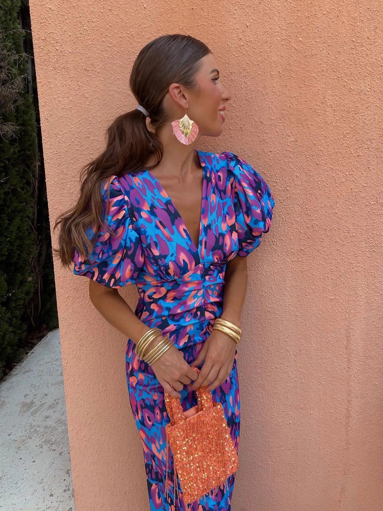 Vestido mujer escote en V mangas abullonadas estilo femenino