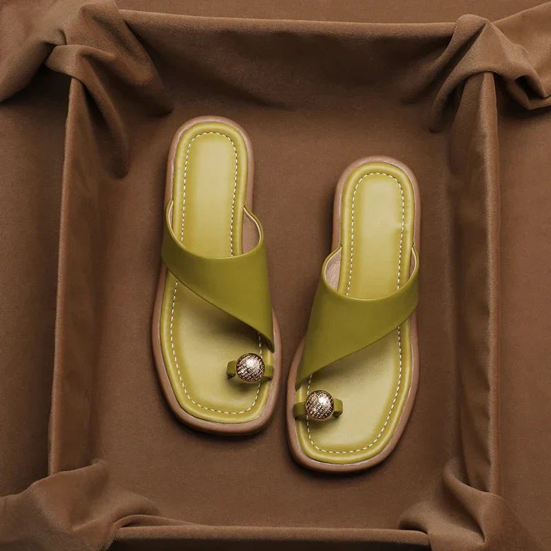 Sandalias Mujer de Cuero Punta Cuadrada Detalle Anillo Verano