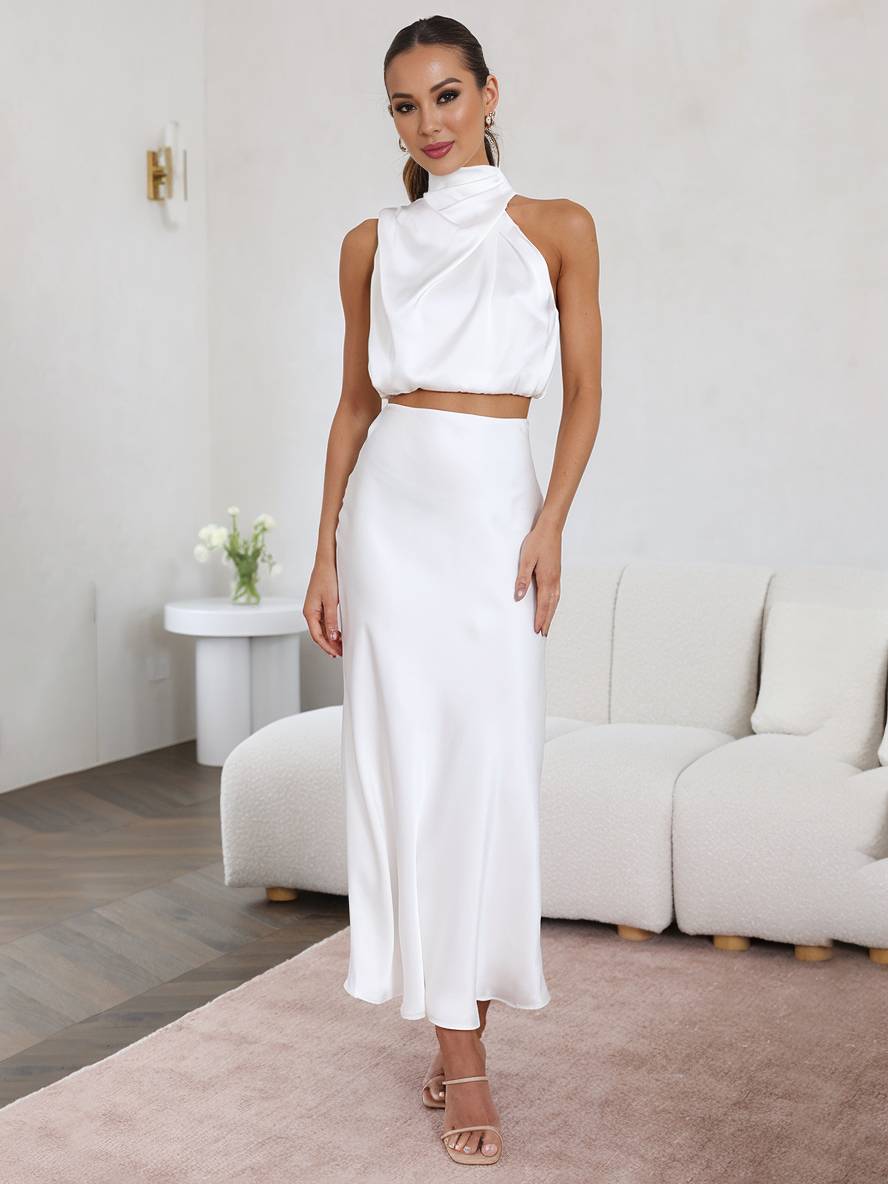 Conjunto Mujer de Satin Halter y Falda Larga