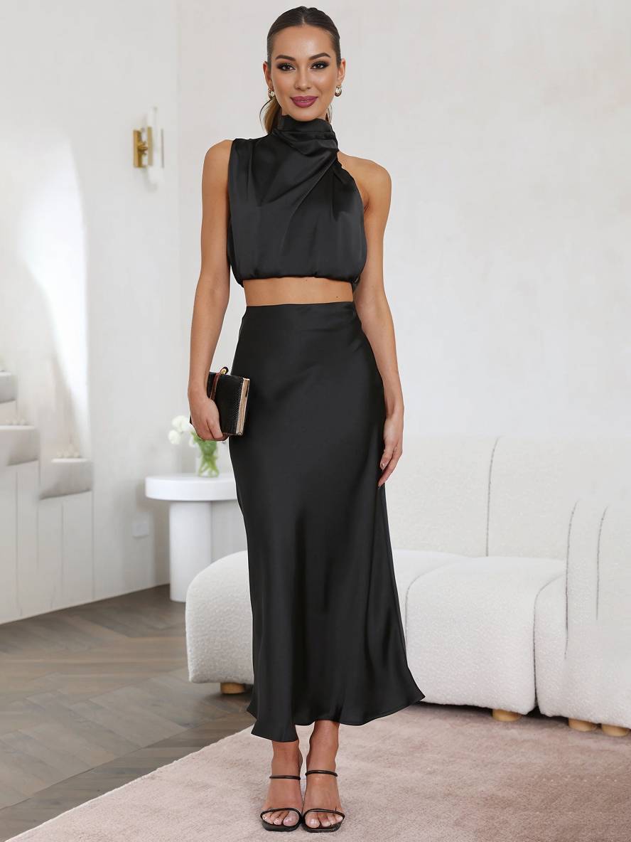 Conjunto Mujer de Satin Halter y Falda Larga