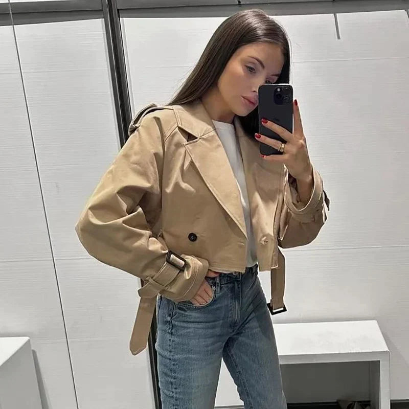 Trench Corto Mujer con Corte Entallado