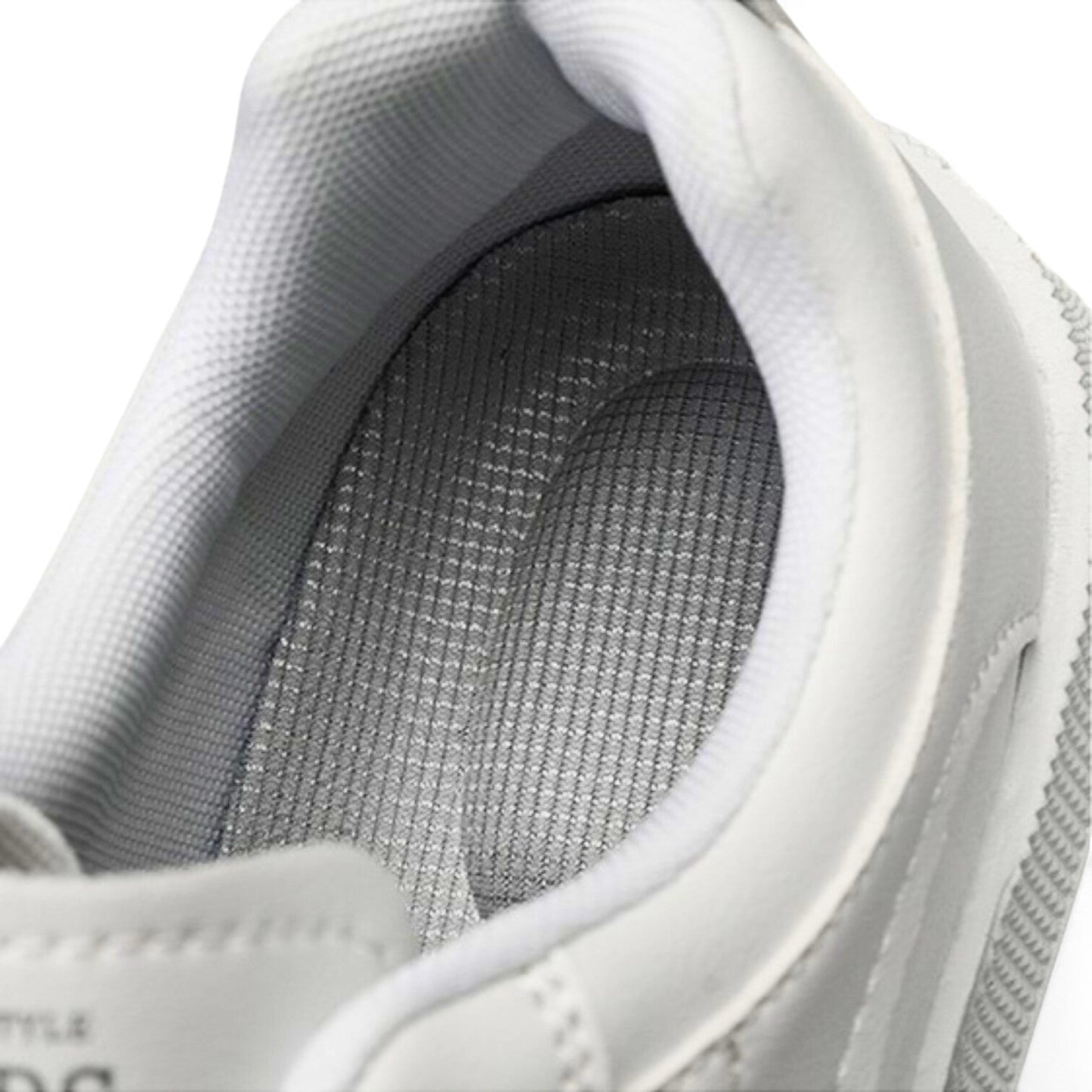 Zapatillas bajas hombre con suela gruesa y acabado liso