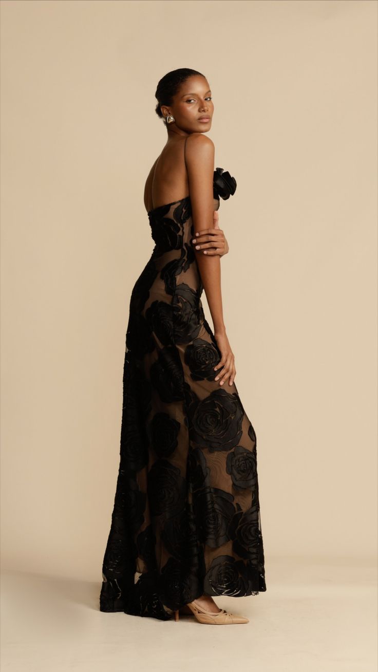 Vestido largo mujer con volantes y diseño