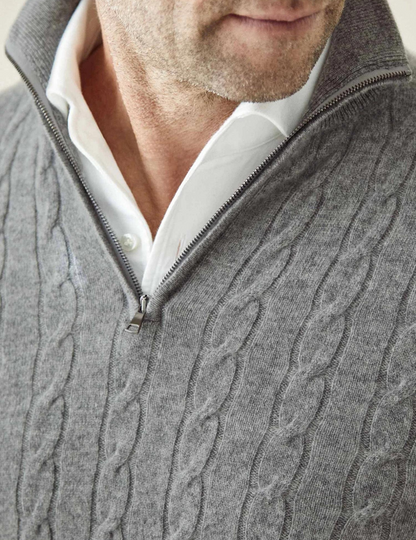 Jersey hombre de punto trenzado cuello alto con cremallera