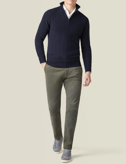 Jersey hombre de punto trenzado cuello alto con cremallera