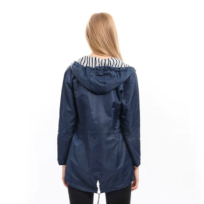 Impermeable Mujer con Capucha Ajuste Regular